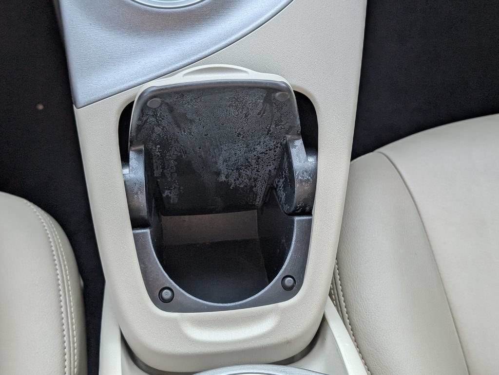 Used 2015  Toyota Four image 9