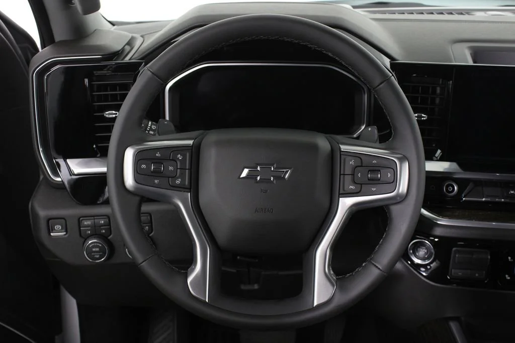 New 2026 Summit White Chevrolet RST image 21