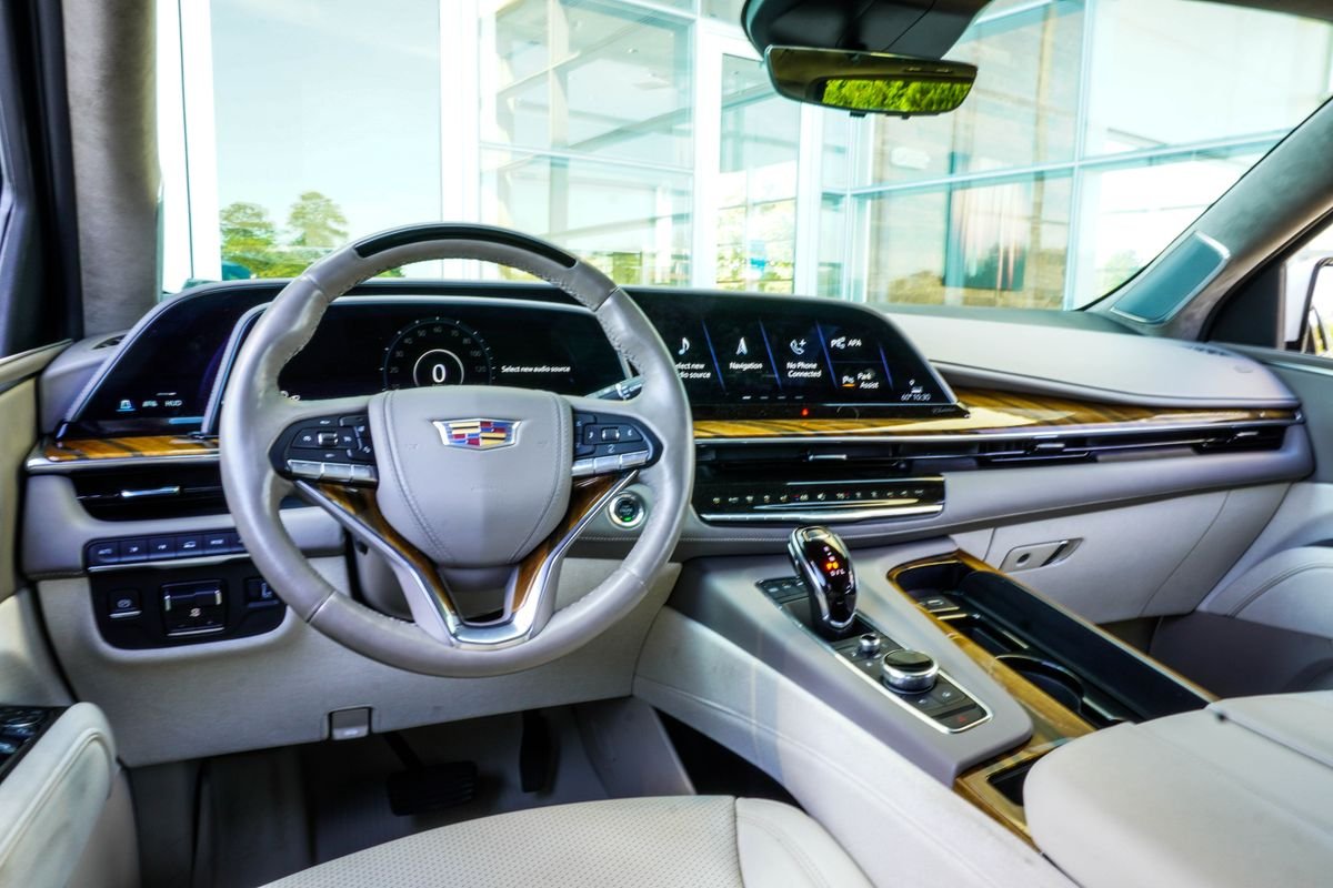Used 2024 White Cadillac Sport Platinum image 14