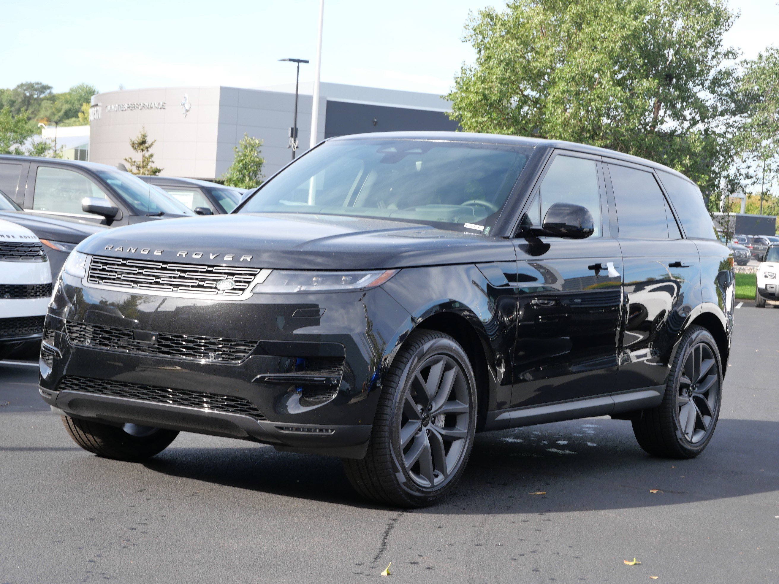 New 2027 Santorini Black LAND ROVER SE image 11