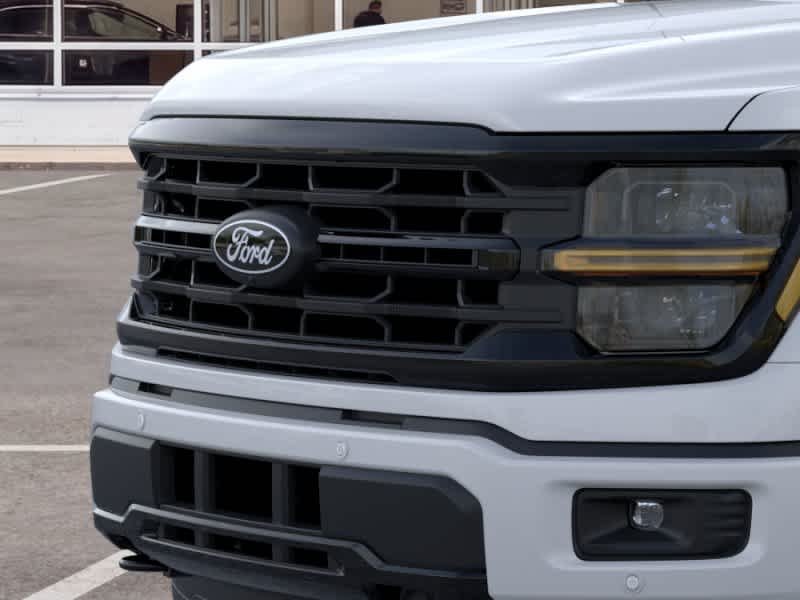 New 2026 Oxford White Ford XLT image 17