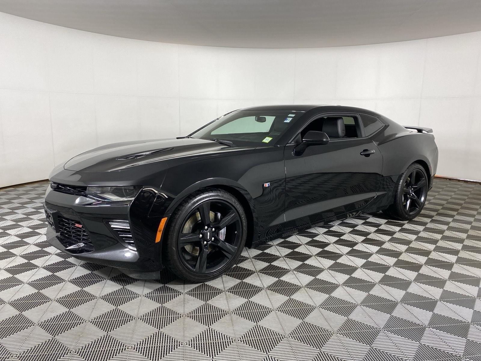 Used 2018 Black Chevrolet 2SS image 3