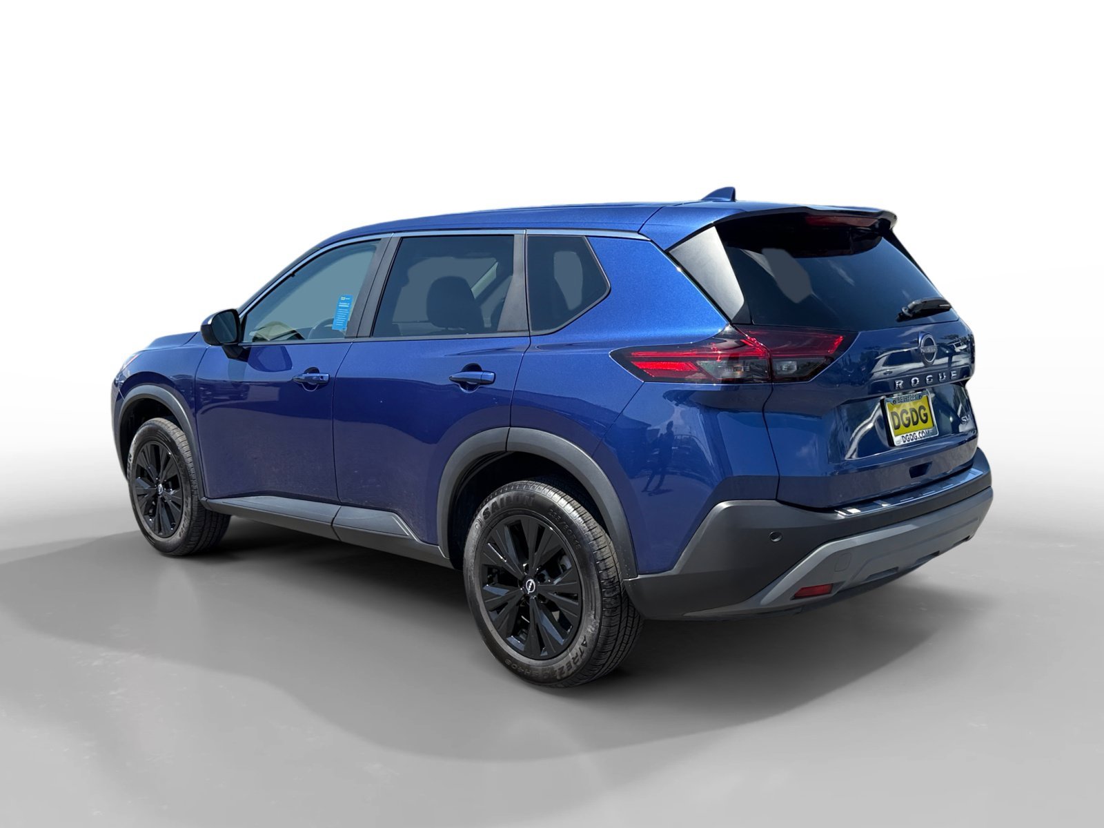 Used 2023 Caspian Blue Metallic Nissan  image 3