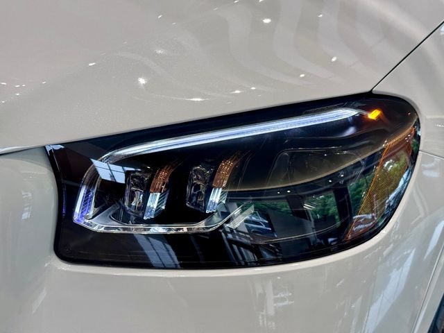 New 2026 MANUFAKTUR Moonlight White Metallic Mercedes-Benz Maybach GLS 600 image 36