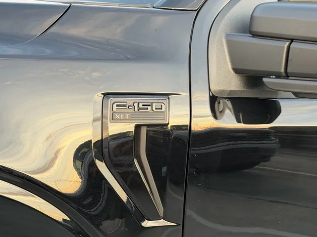New 2026 Agate Black Metallic Ford XLT image 5