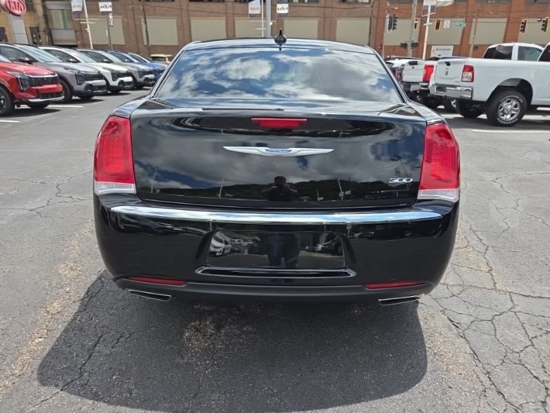 Used 2022 Black Chrysler Touring image 6
