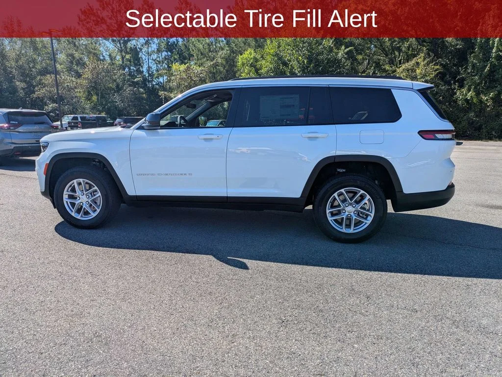 New 2026 Bright White Clear-Coat Exterior Paint Jeep Laredo X image 9