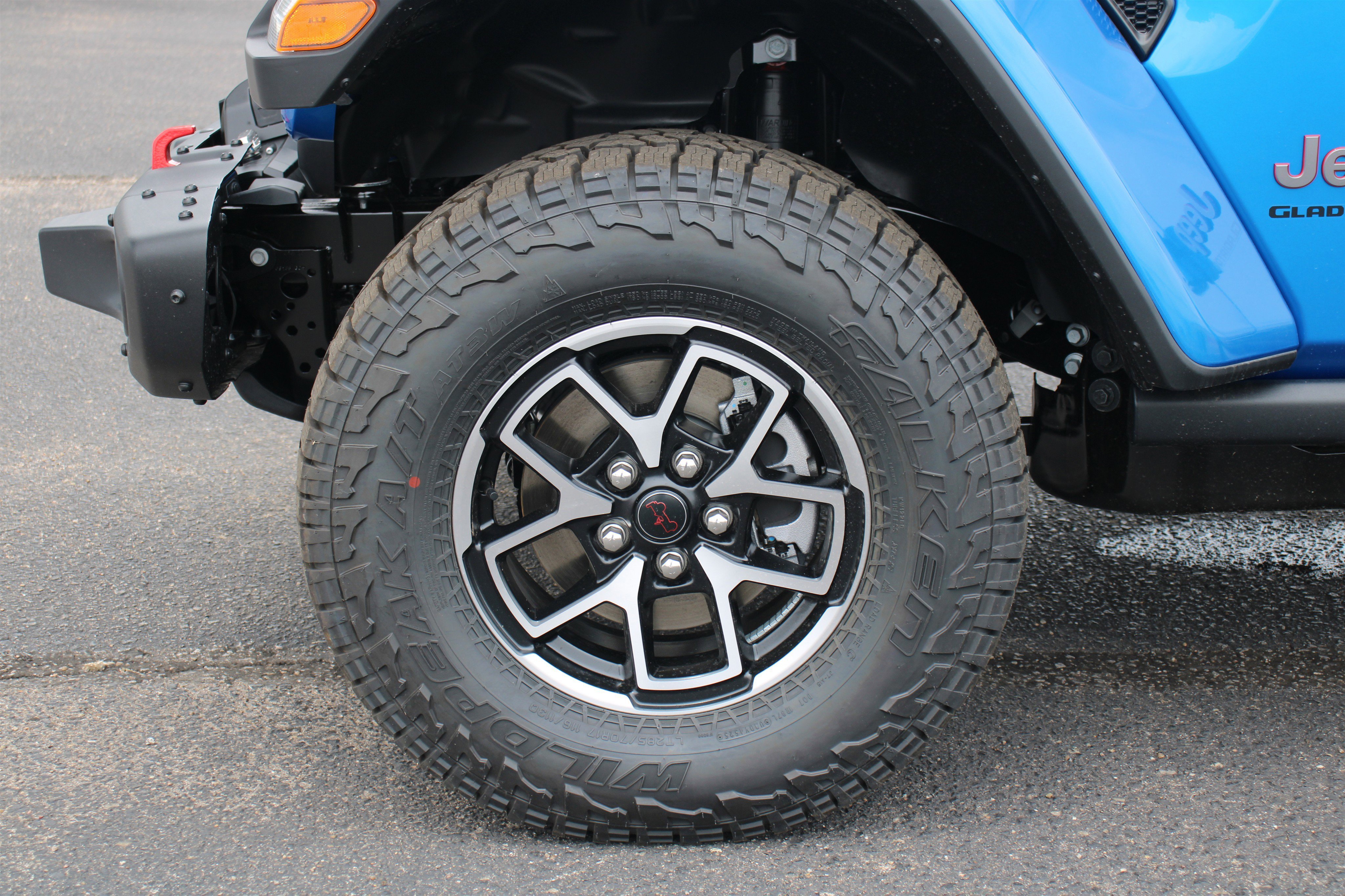 New 2026 Hydro Blue Pearl-Coat Exterior Paint Jeep Rubicon X image 39