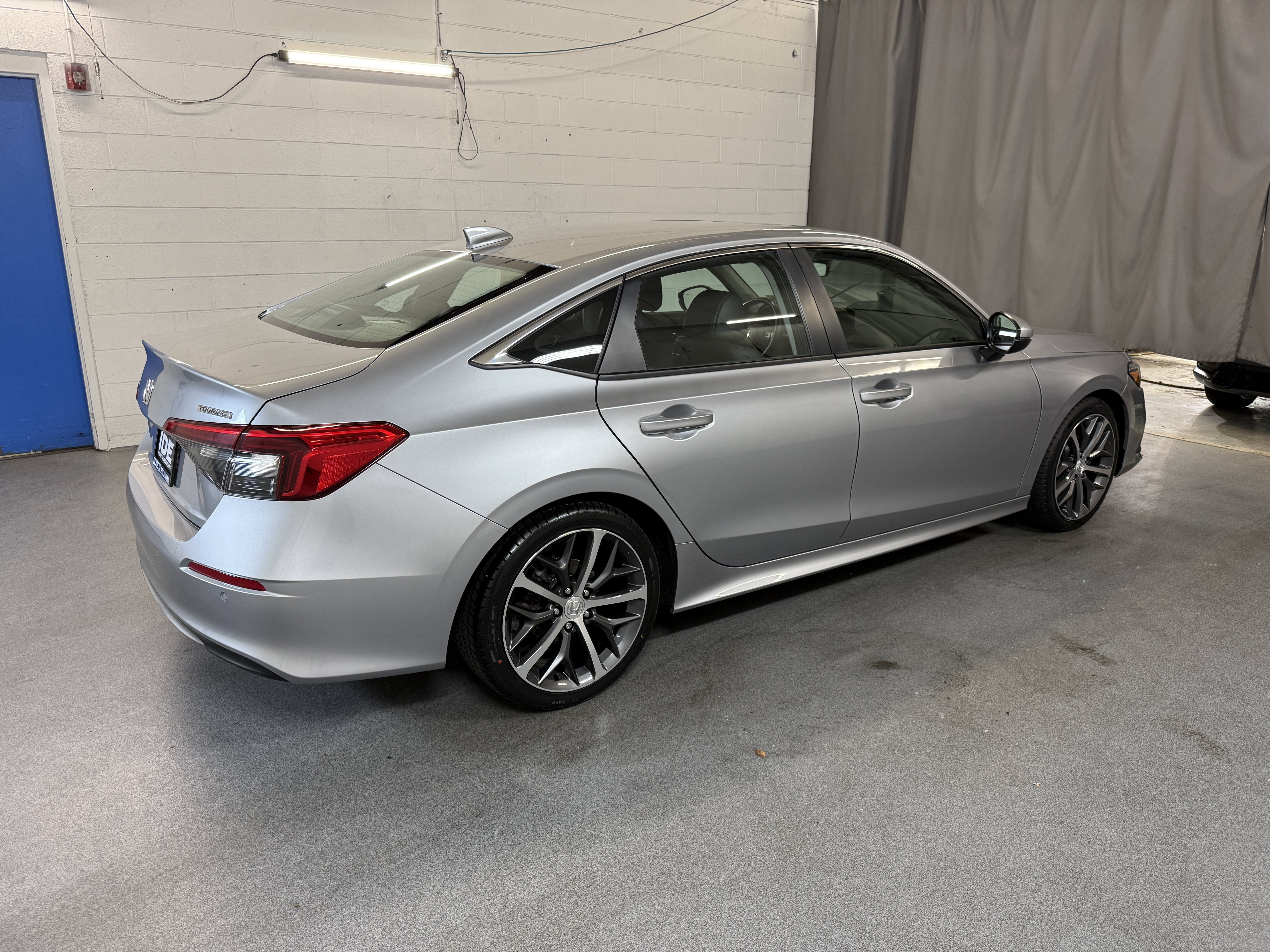 Certified Used 2023 Lunar Silver Metallic Honda Touring image 9