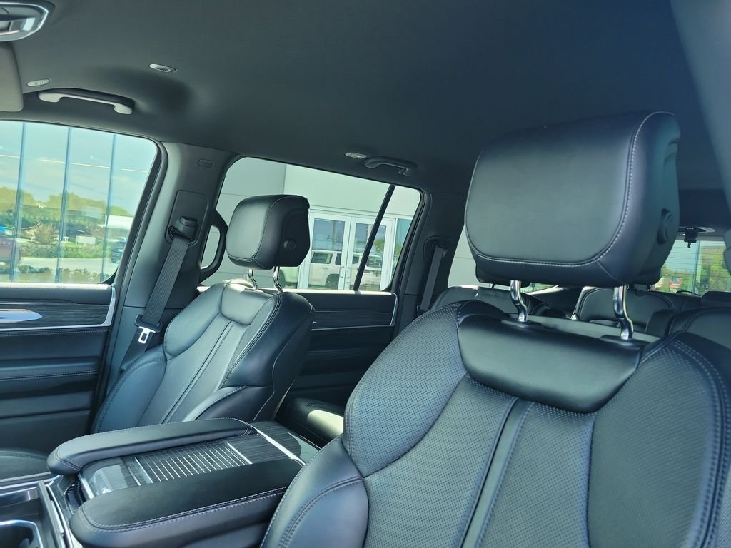Used 2022 White Jeep Series III image 26