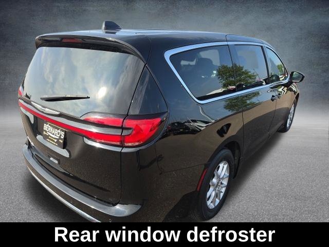 Used 2024 Black Chrysler Touring L image 7
