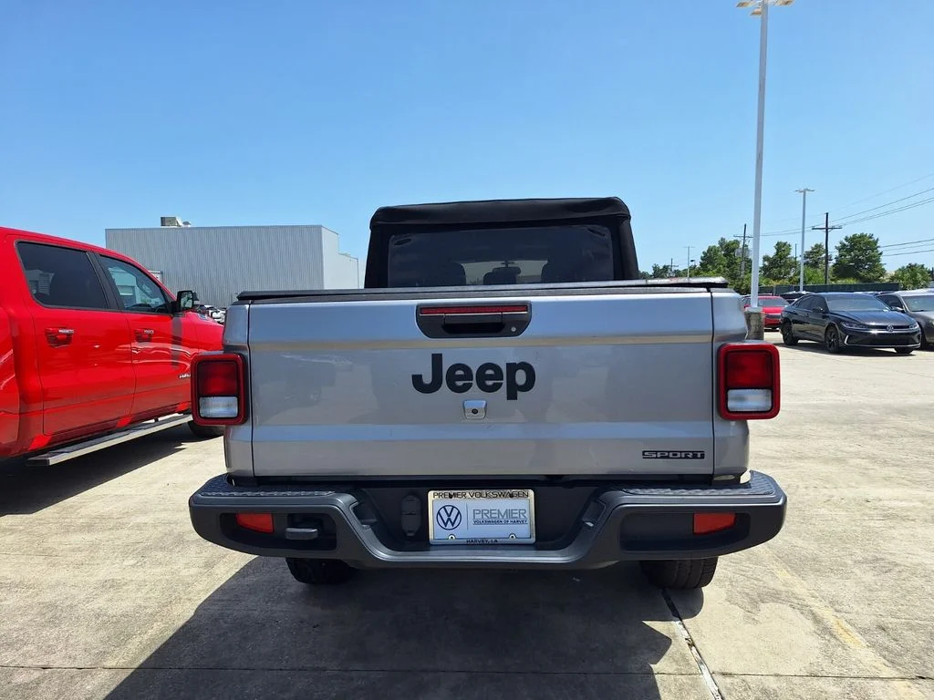 Used 2020 Silver Jeep Sport image 5
