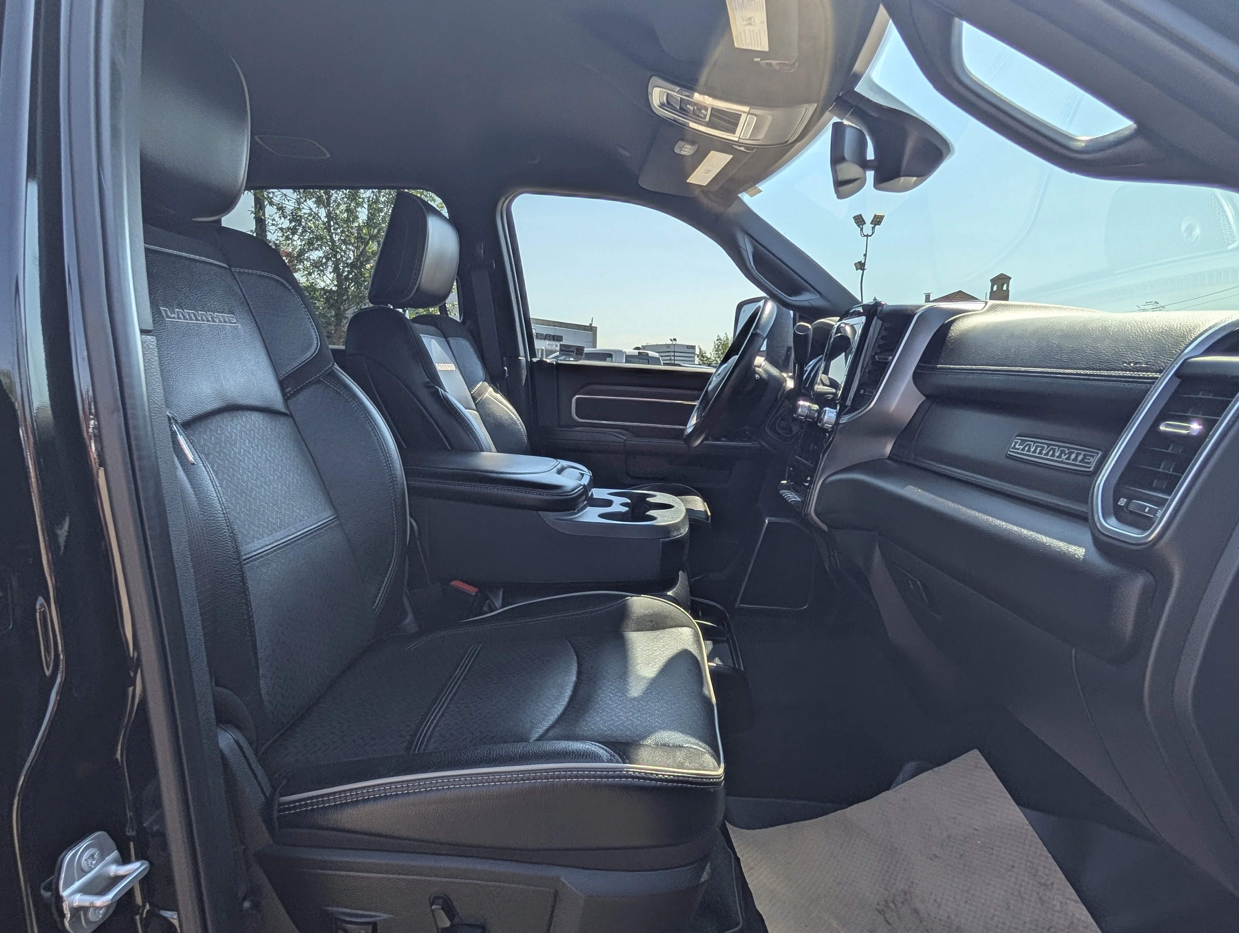 Used 2023 Diamond Black Crystal Pearlcoat Ram Laramie image 26
