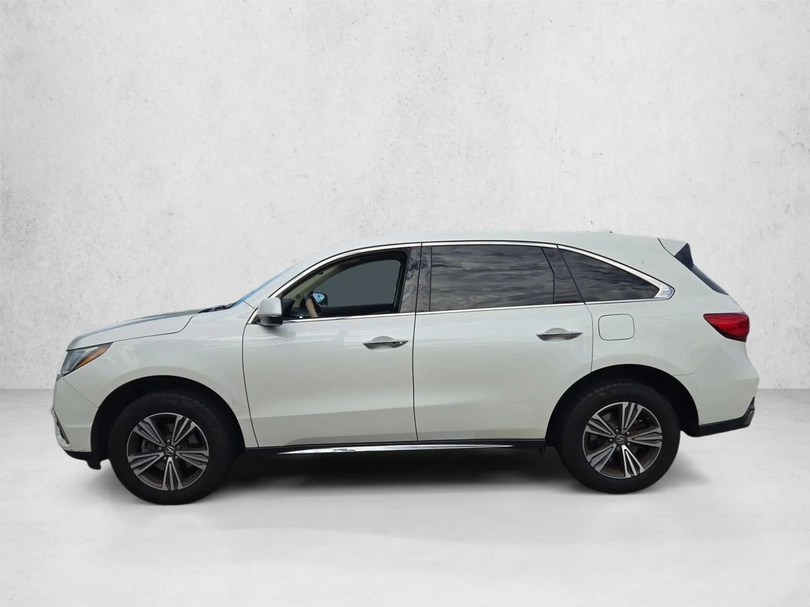 Used 2017  Acura  image 8