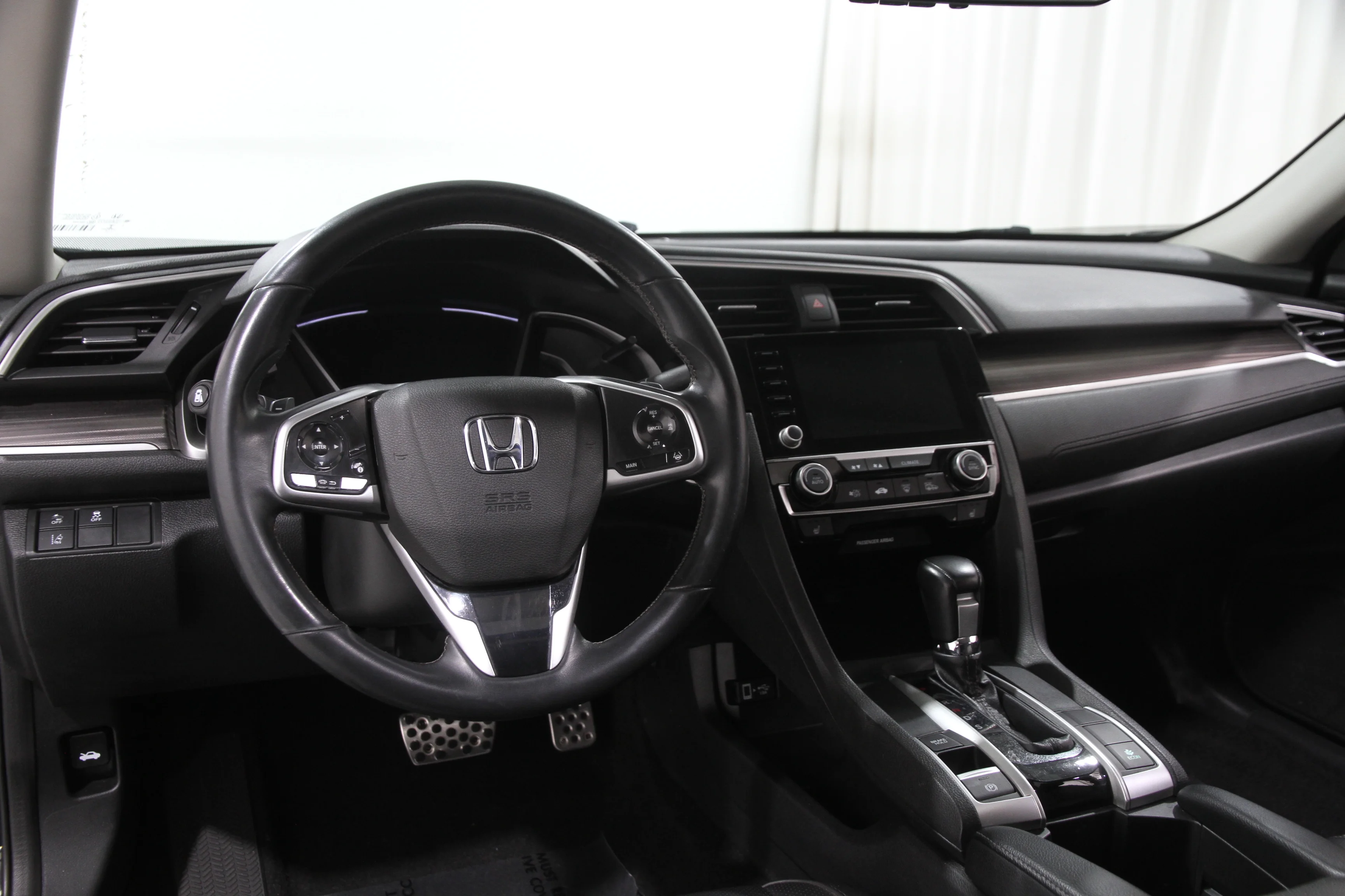 Used 2019 BLACK Honda Touring image 6