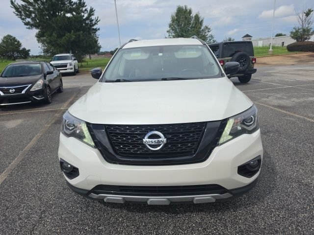 Used 2020 White Nissan SV image 3