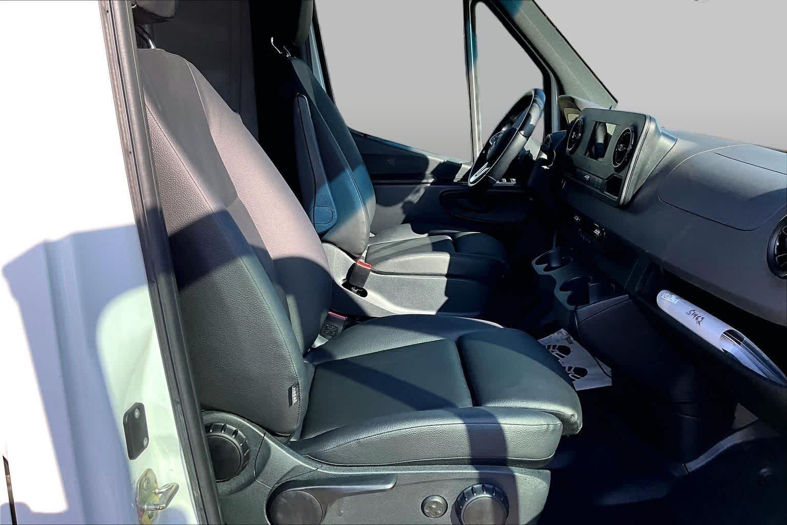 Used 2022 Arctic White Mercedes-Benz  image 11