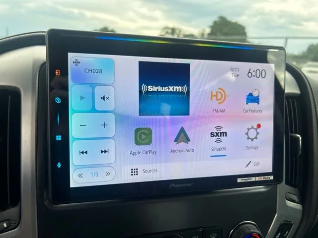 Used 2018 Gray GMC SLT image 9