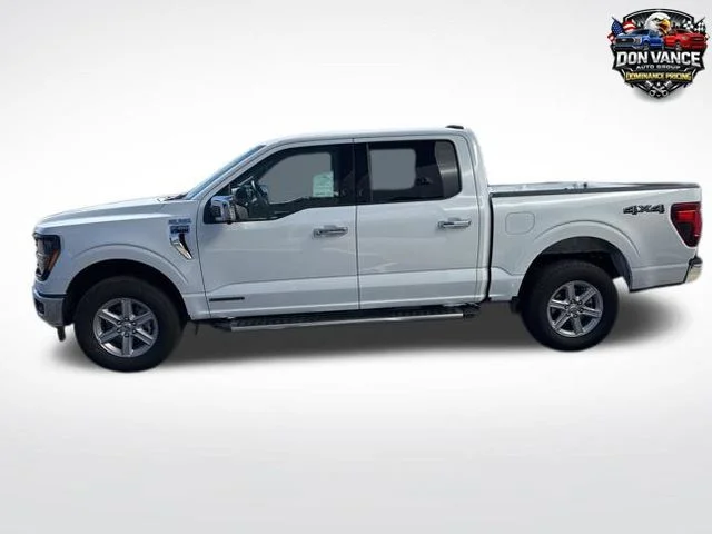 New 2025 Oxford White Ford XLT image 2