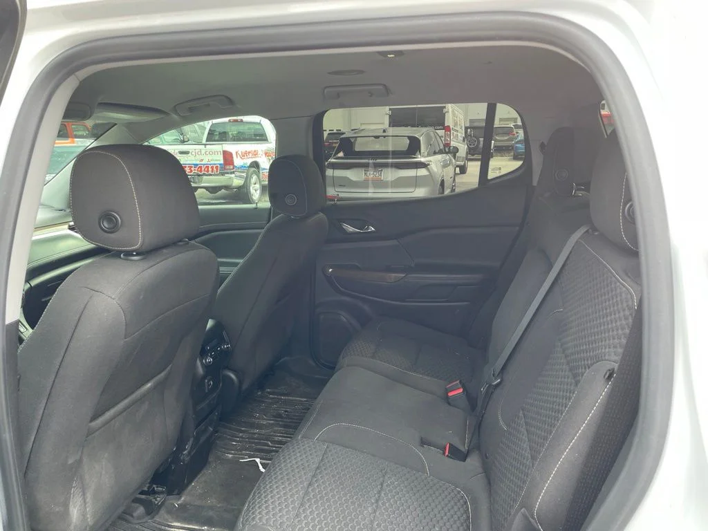 Used 2019 White GMC SLE-2 image 6