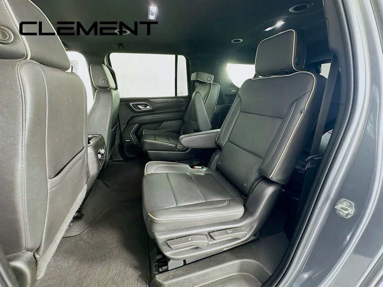 Used 2022 Gray GMC SLT image 32
