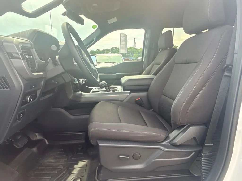 Used 2025 White Ford XLT image 13