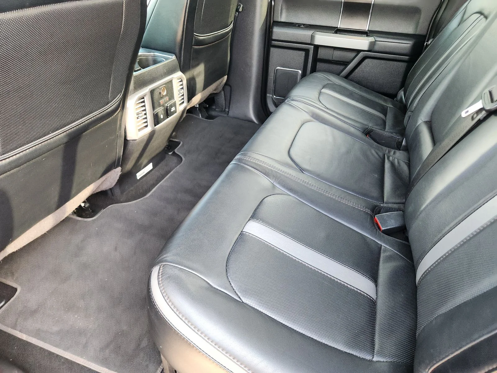 Used 2019 Gray Ford Platinum image 30