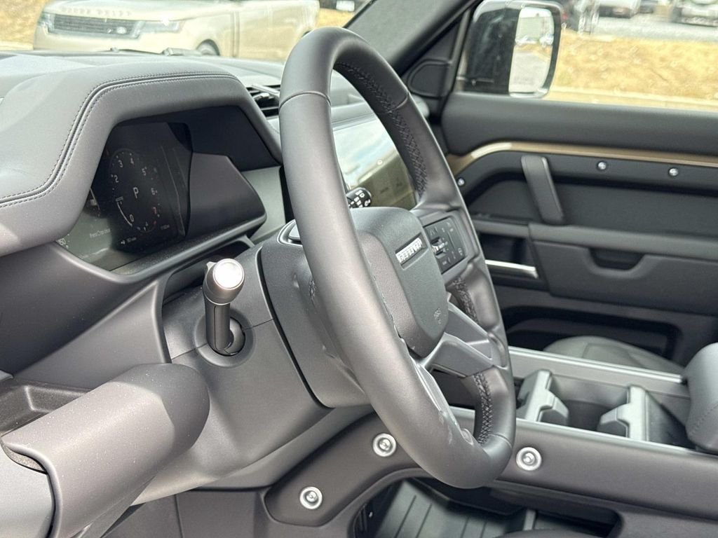 New 2026  Land Rover X-Dynamic SE image 12