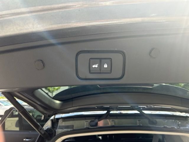 Used 2025 Gray Nissan Platinum image 21