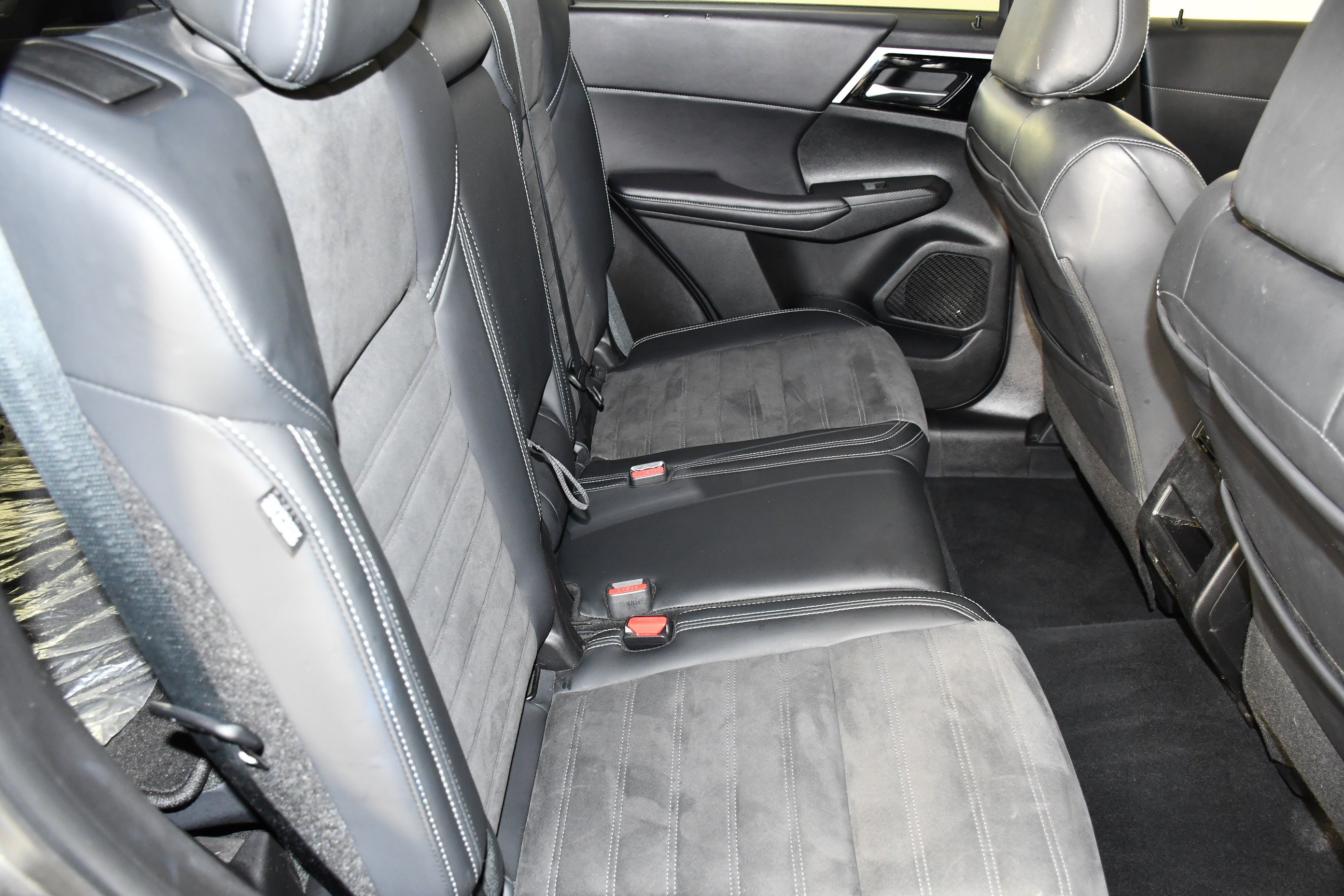 Used 2024 Mercury Gray Metallic Mitsubishi SE image 44