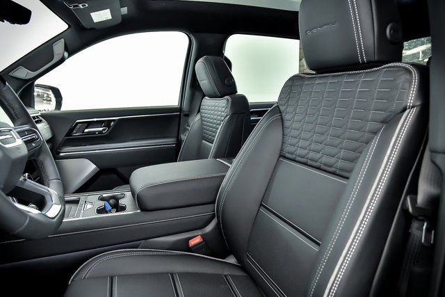 2025 GMC Sierra EV Denali - Photo 10