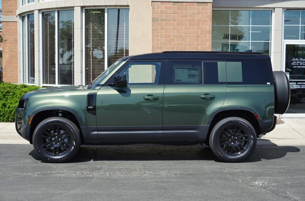 New 2026 Woolstone Green Land Rover S image 2