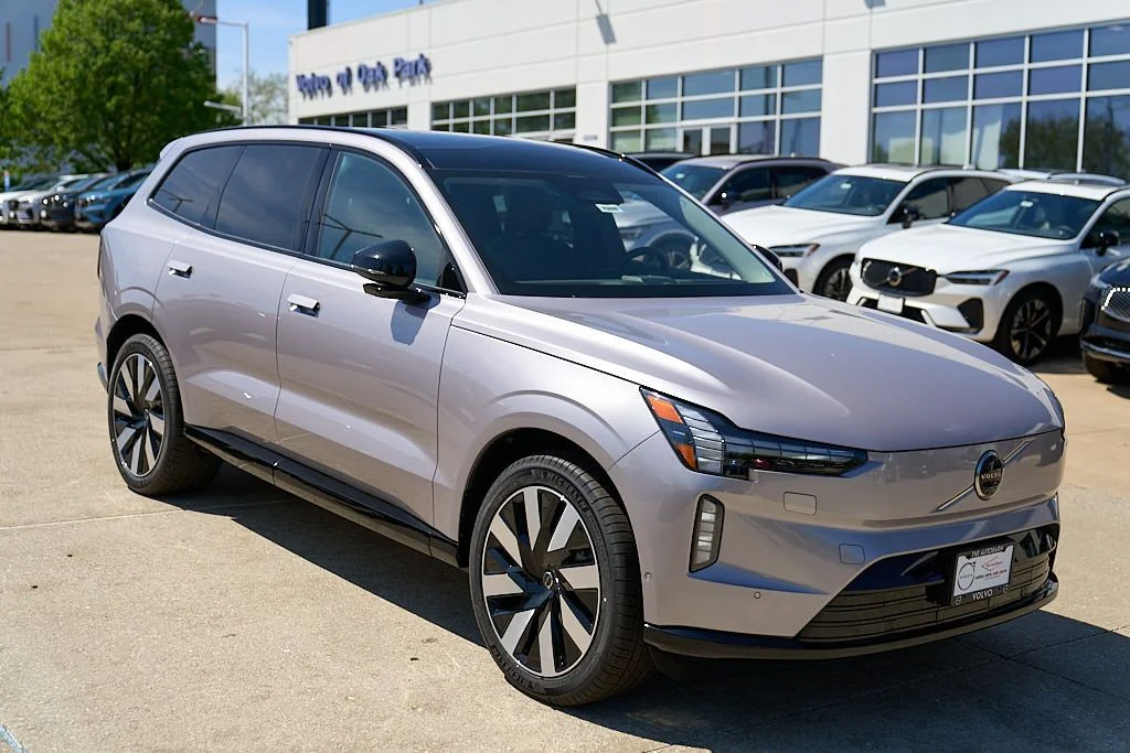 New 2026 Aurora Silver Volvo Ultra image 6