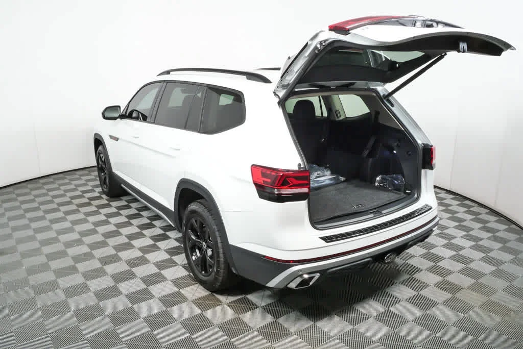 New 2026 Opal White Pearl Volkswagen 2.0T Peak Edition image 29