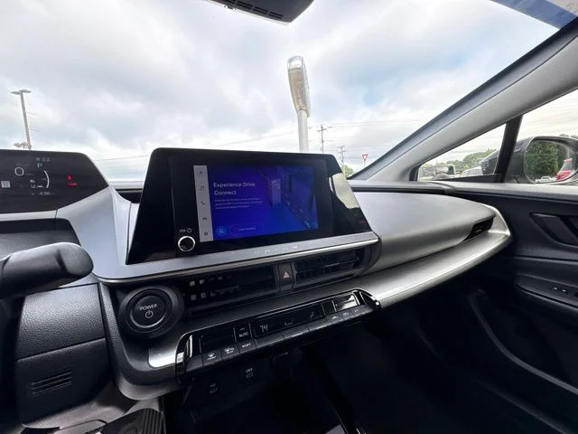 Used 2025  Toyota LE image 15