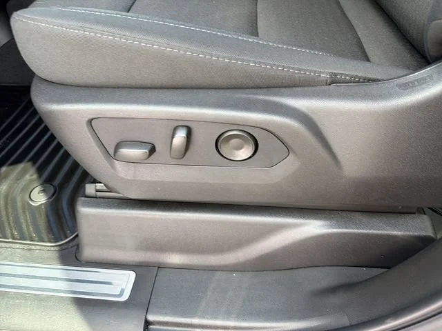 New 2026 Summit White GMC SLE image 20
