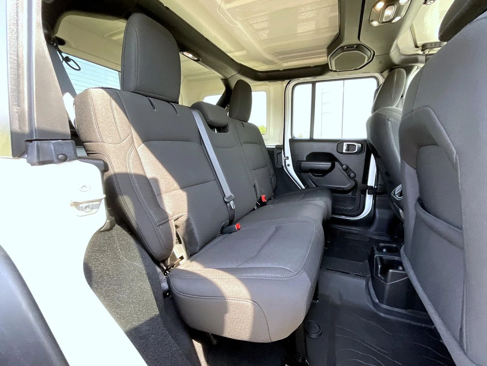 Used 2022 White Jeep Unlimited Willys image 20