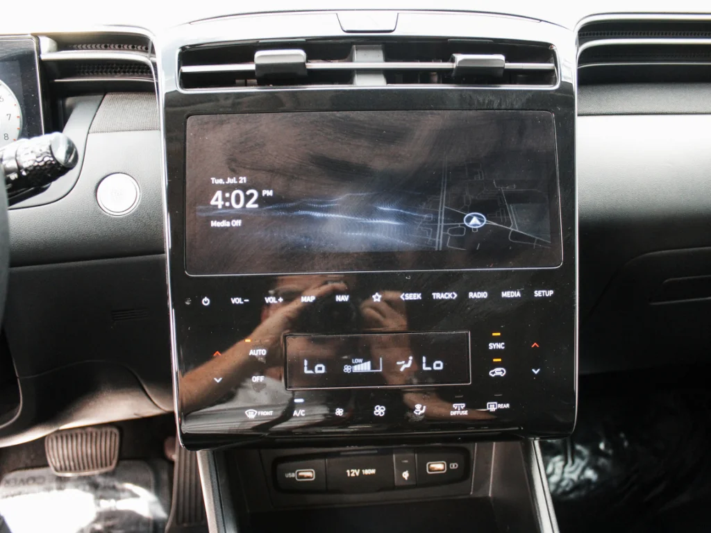 Used 2023 Serenity White Pearl Hyundai Limited image 18