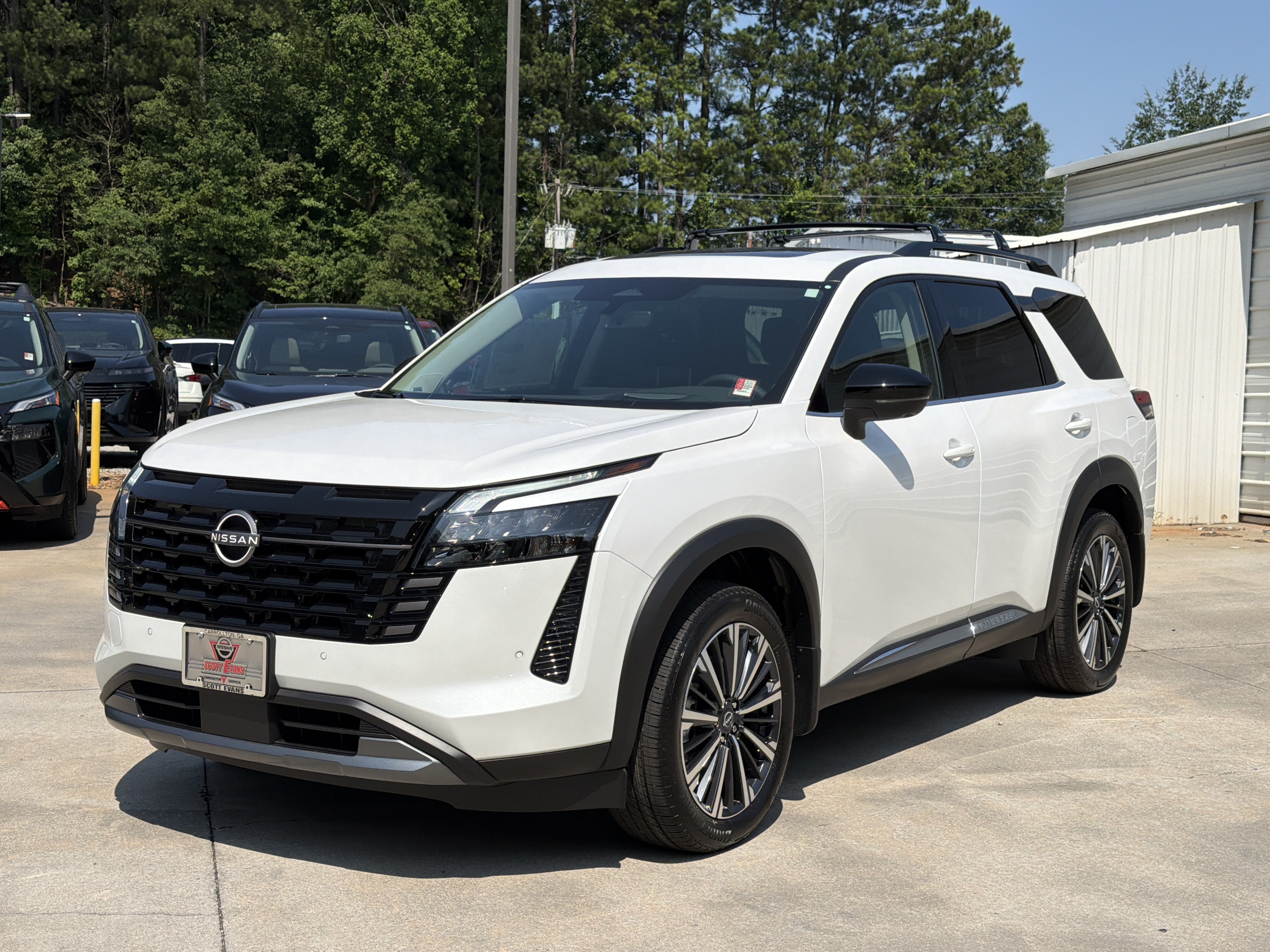 New 2026 Everest White Pearl Tricoat Nissan Platinum image 4