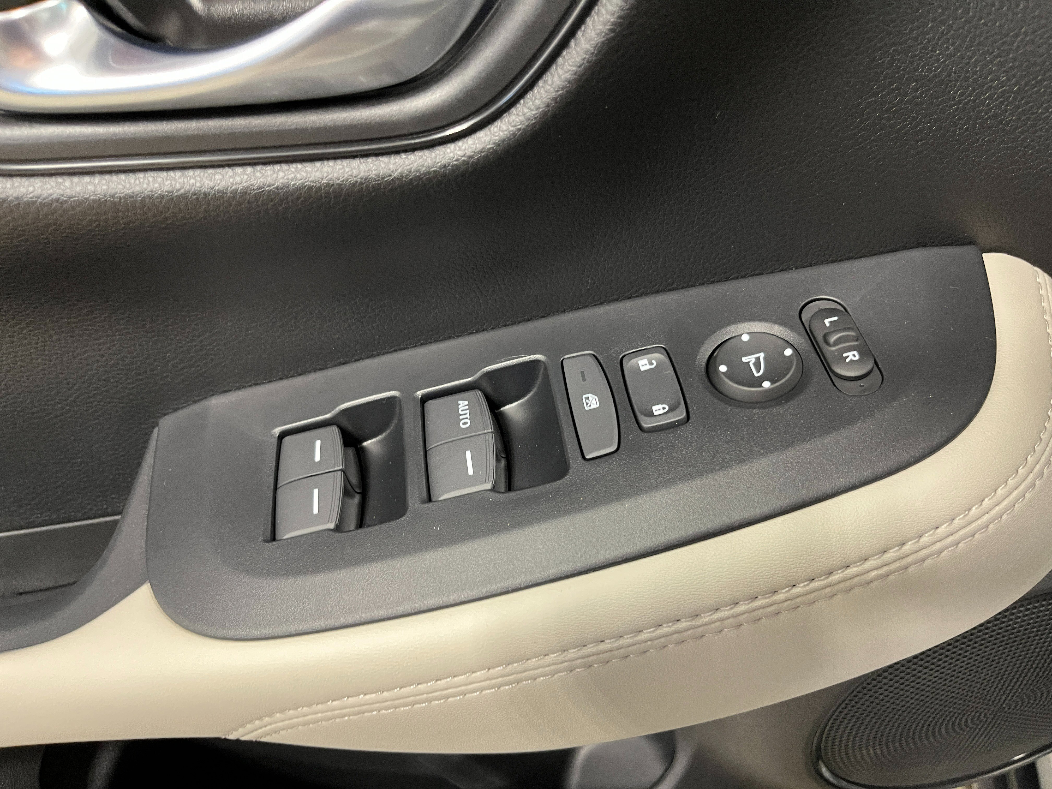 2026 Honda HR-V LX - Photo 13