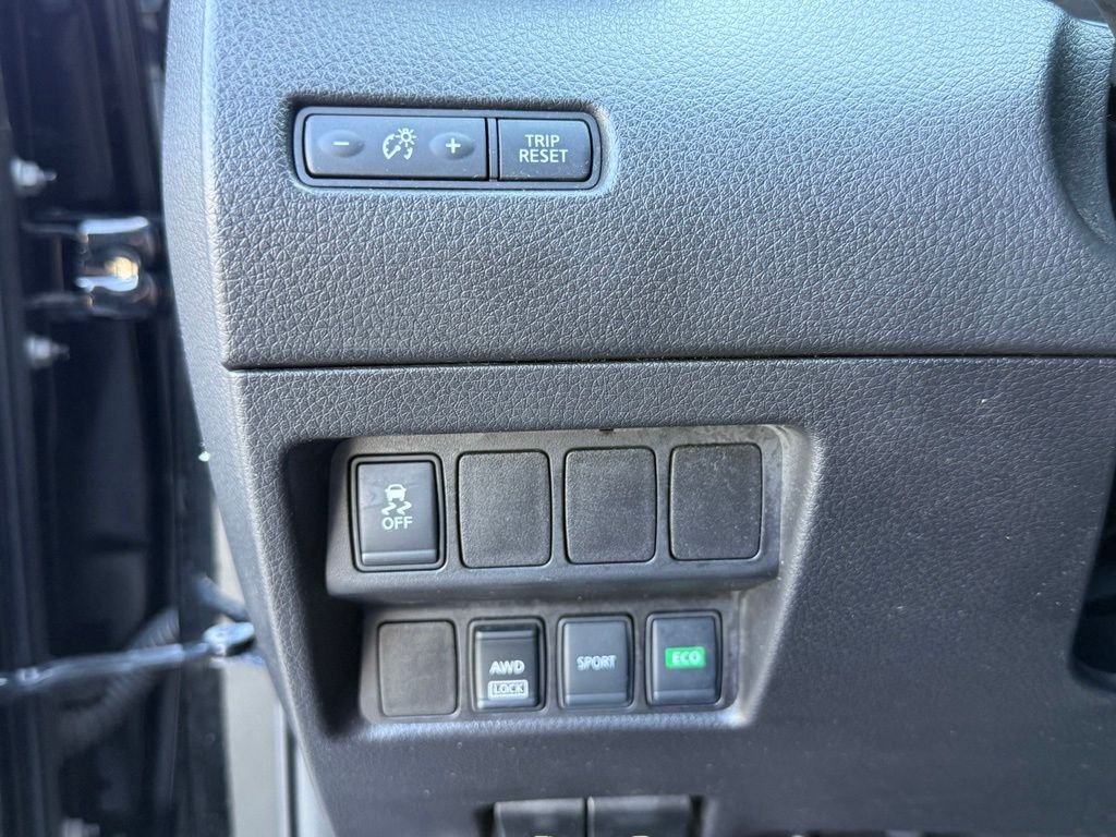 Used 2017 Magnetic Black Nissan S image 23
