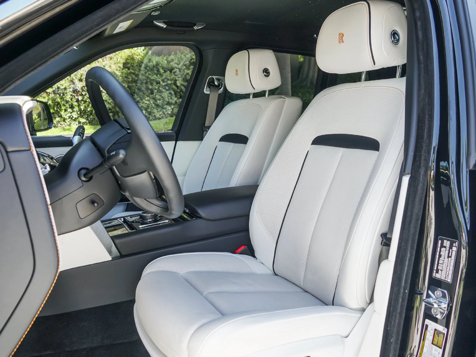 Certified Used 2024 Black Diamond Rolls-Royce  image 21