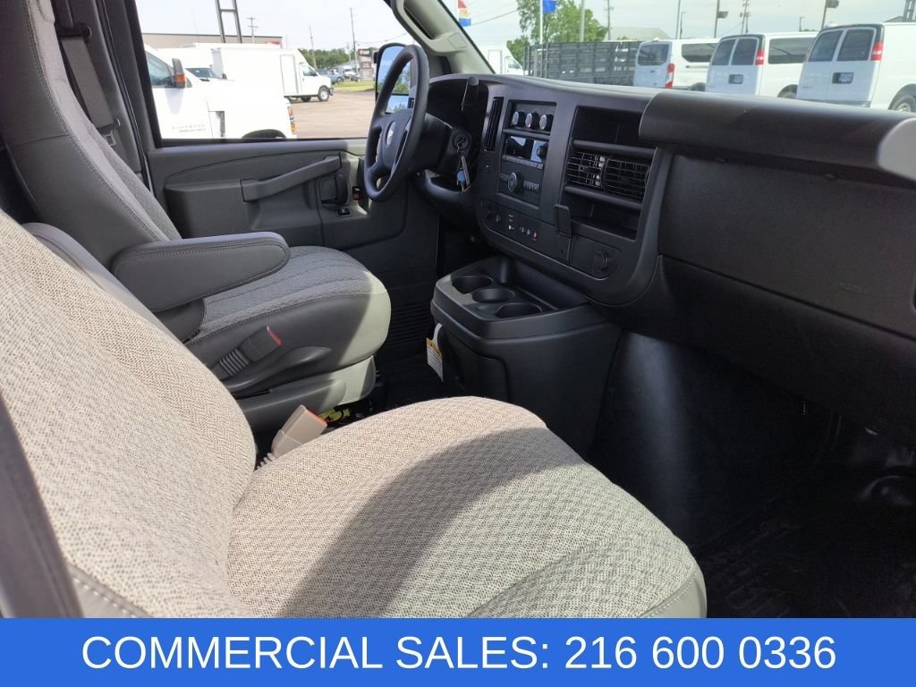 2025 Chevrolet Express Cargo Work Van - Photo 19