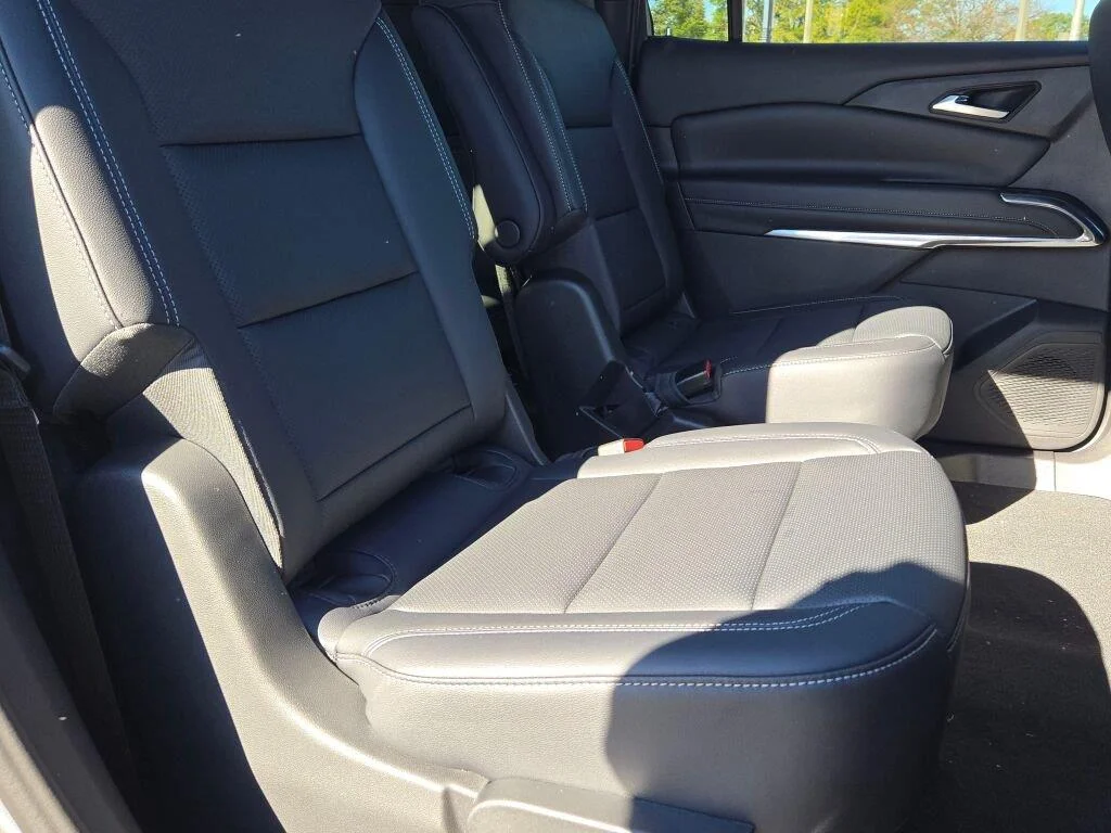 2027 Chevrolet Traverse LT - Photo 8