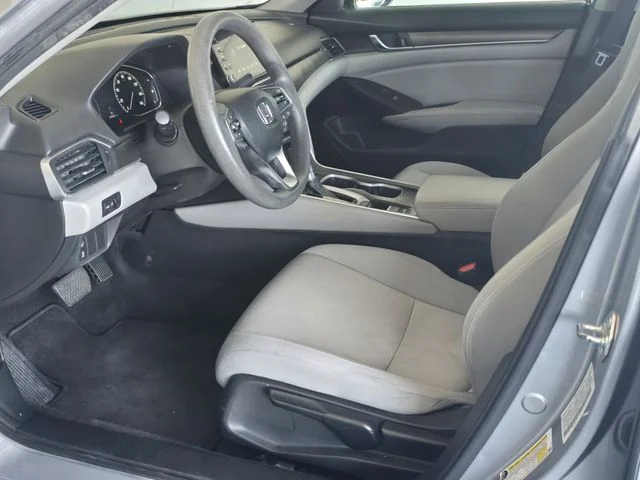 Used 2018 Lunar Silver Metallic Honda LX image 15