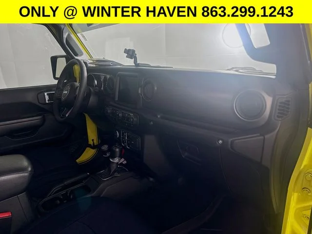 Used 2023  Jeep Sport S image 27