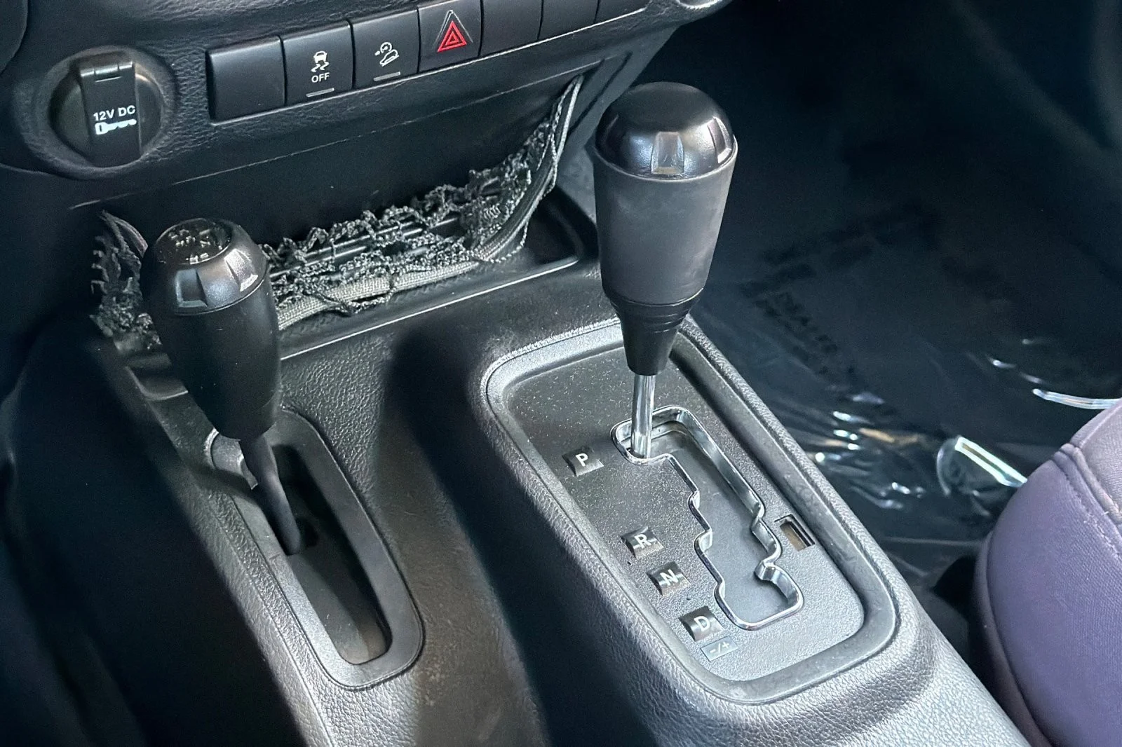 Used 2013 TRUE BLUE PEARLCOAT Jeep Sport image 19