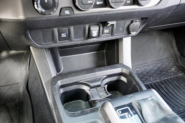 Used 2022 White Toyota SR5 image 26