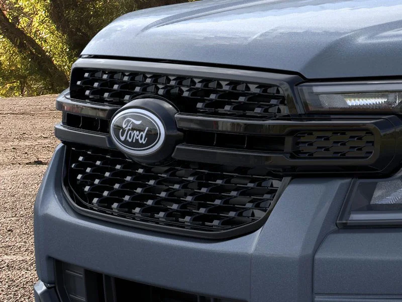 New 2025 Azure Gray Metallic Tri-coat Ford XLT image 17