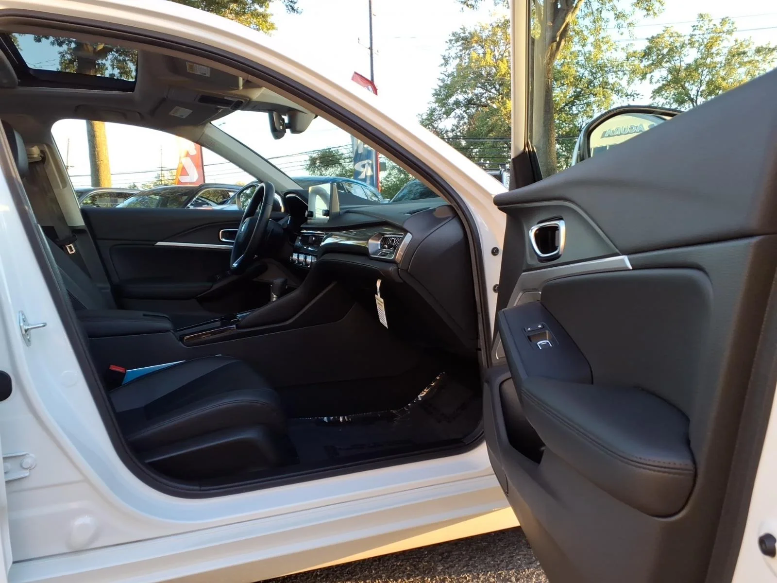 Used 2025 Platinum White Pearl Acura INTEGRA image 11